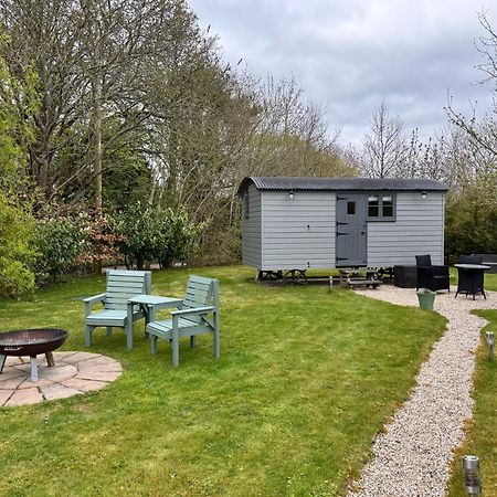 Greatwood Shepherds Hut Баттл Екстер'єр фото