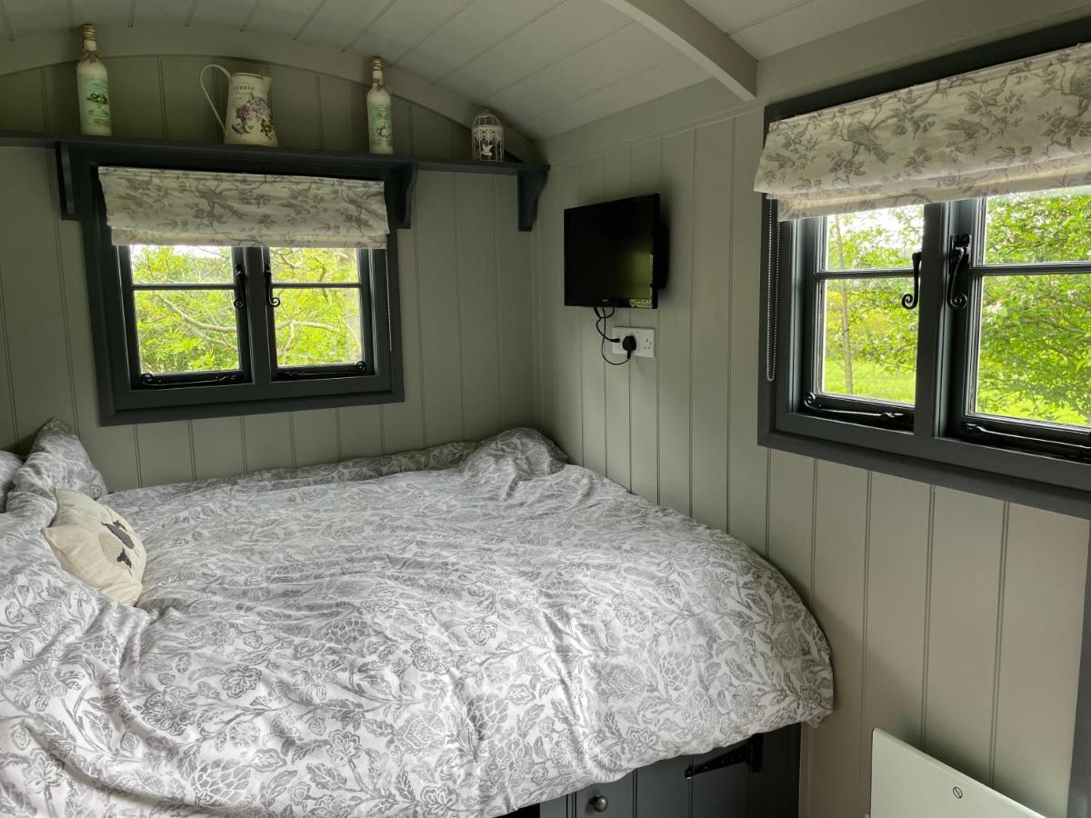 Greatwood Shepherds Hut Баттл Екстер'єр фото