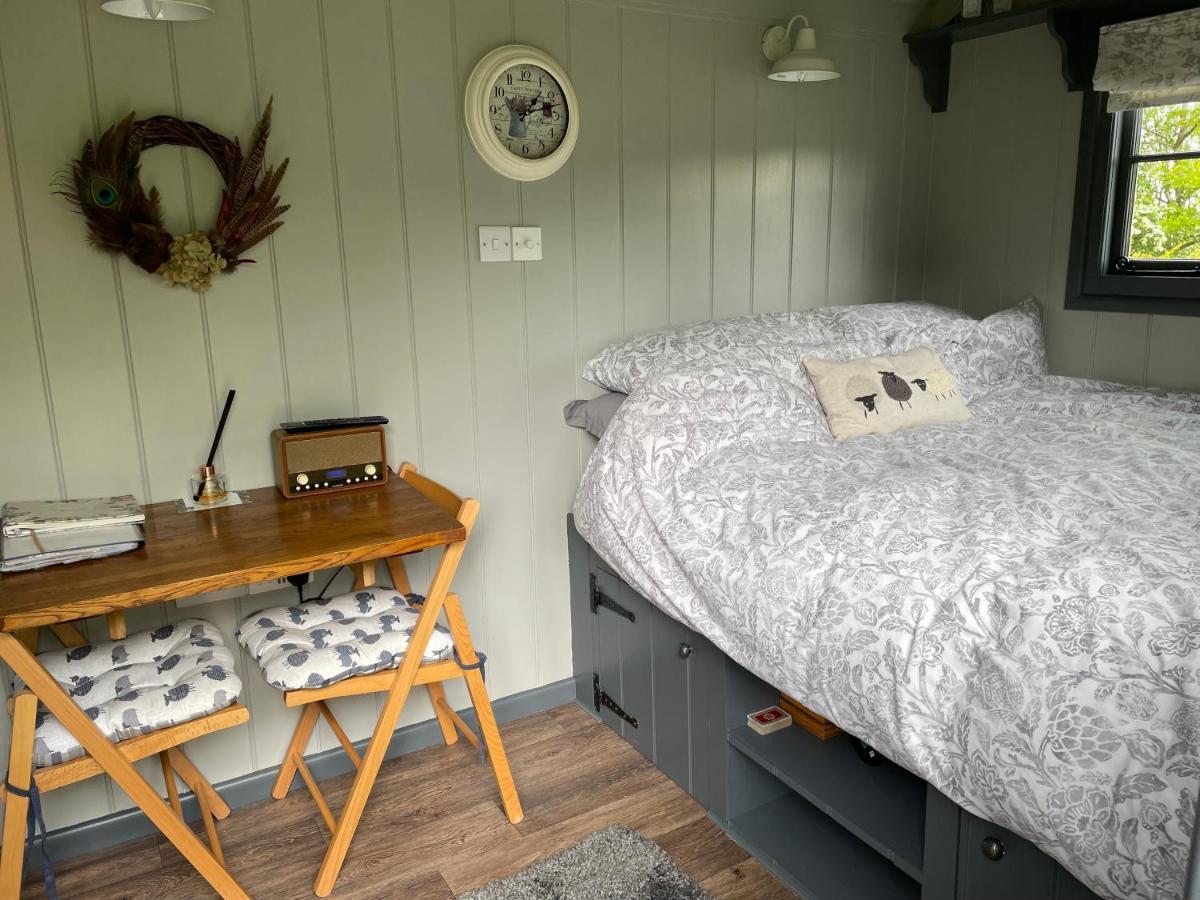 Greatwood Shepherds Hut Баттл Екстер'єр фото