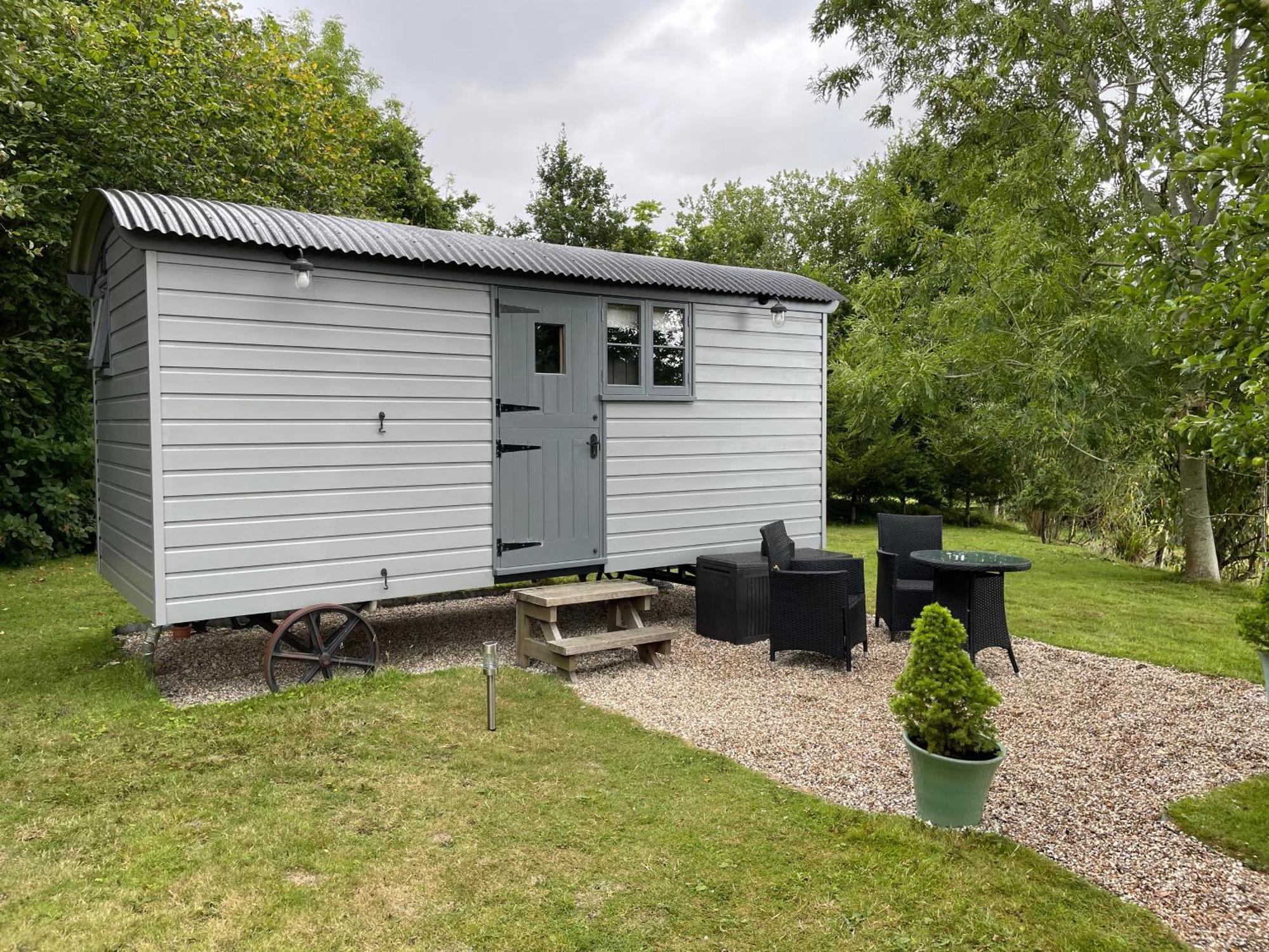 Greatwood Shepherds Hut Баттл Екстер'єр фото