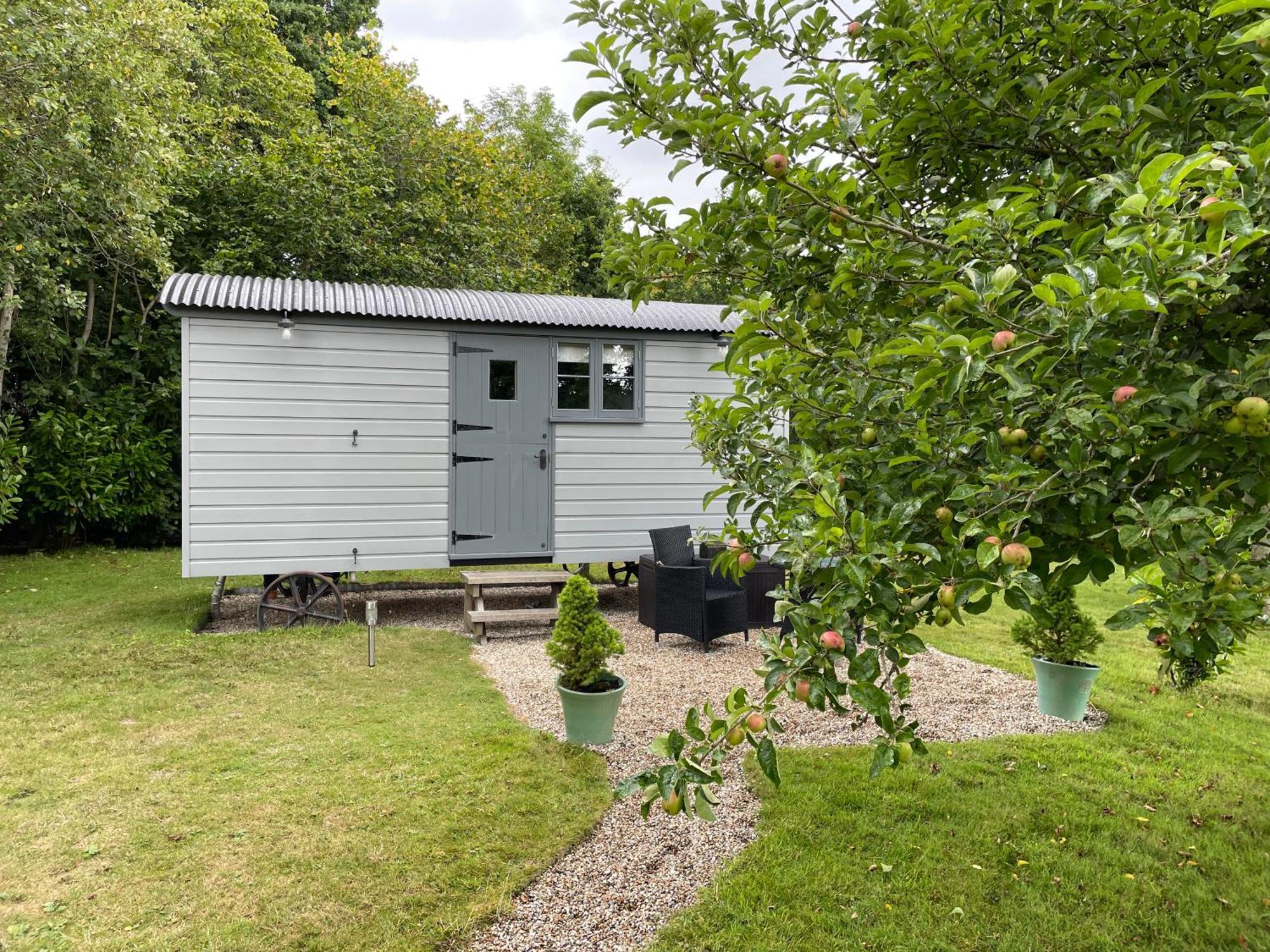 Greatwood Shepherds Hut Баттл Екстер'єр фото