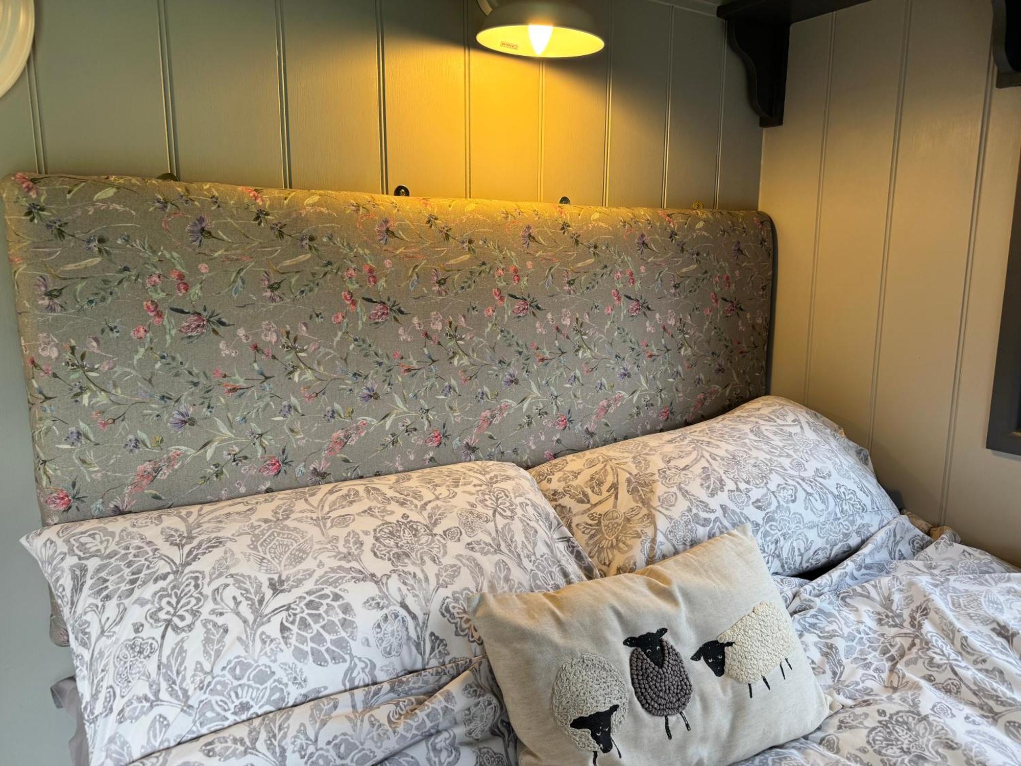 Greatwood Shepherds Hut Баттл Екстер'єр фото