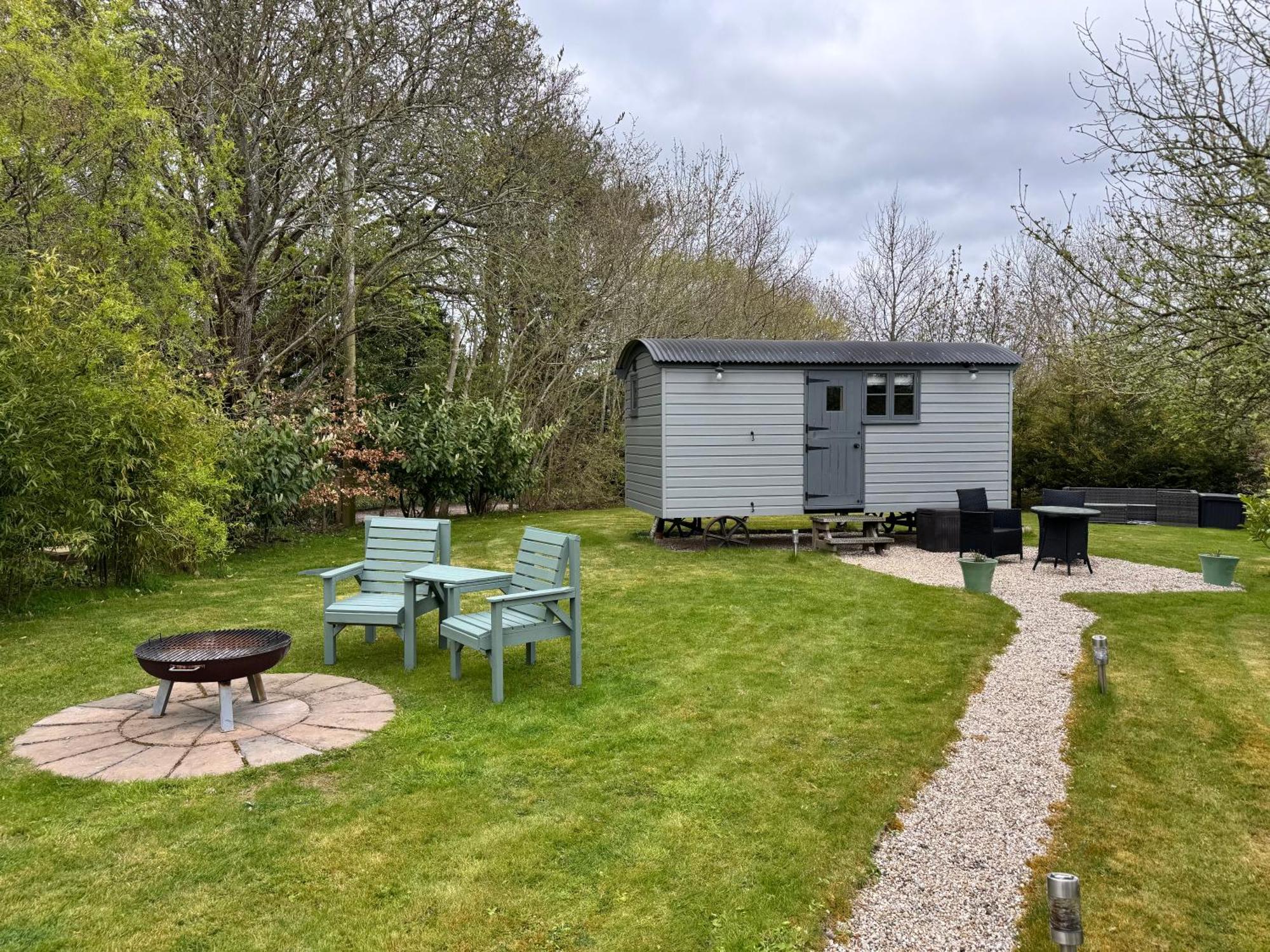 Greatwood Shepherds Hut Баттл Екстер'єр фото