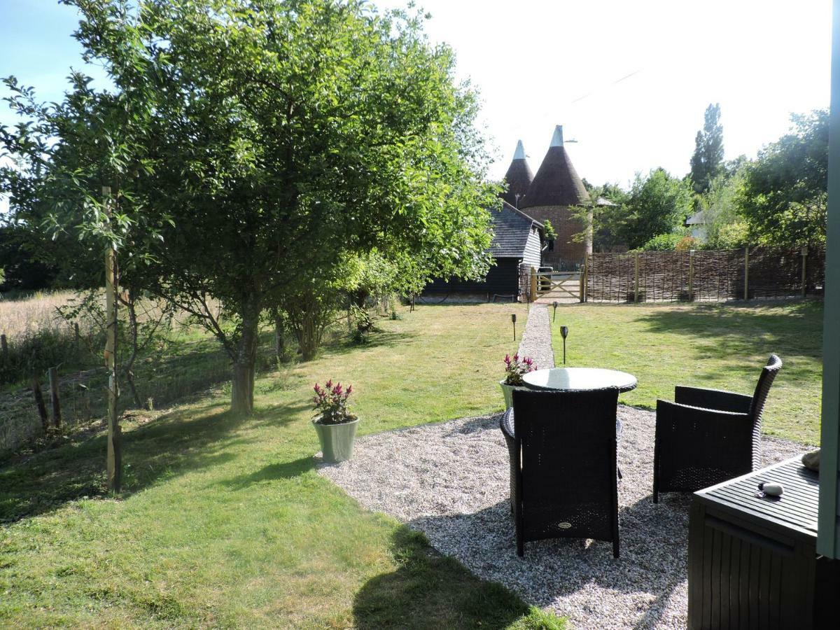 Greatwood Shepherds Hut Баттл Екстер'єр фото
